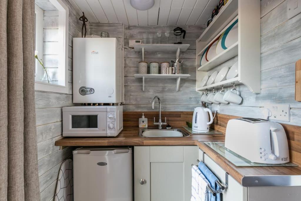 Loughview Chalet Whitehouse  Bagian luar foto