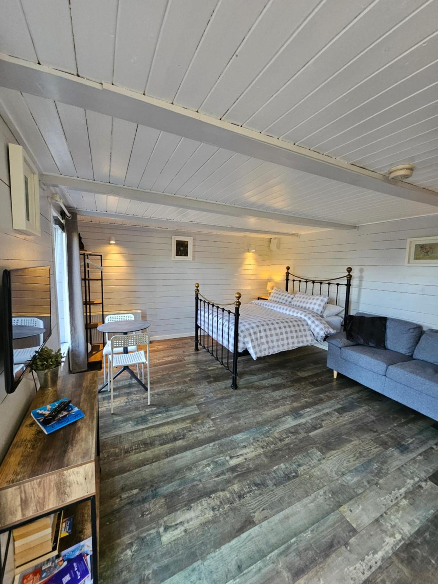 Loughview Chalet Whitehouse  Bagian luar foto