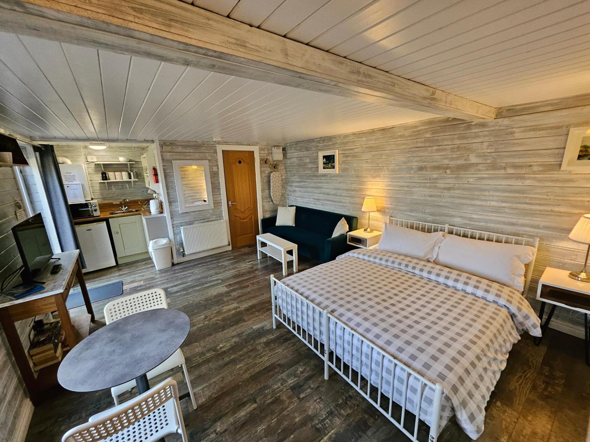 Loughview Chalet Whitehouse  Bagian luar foto