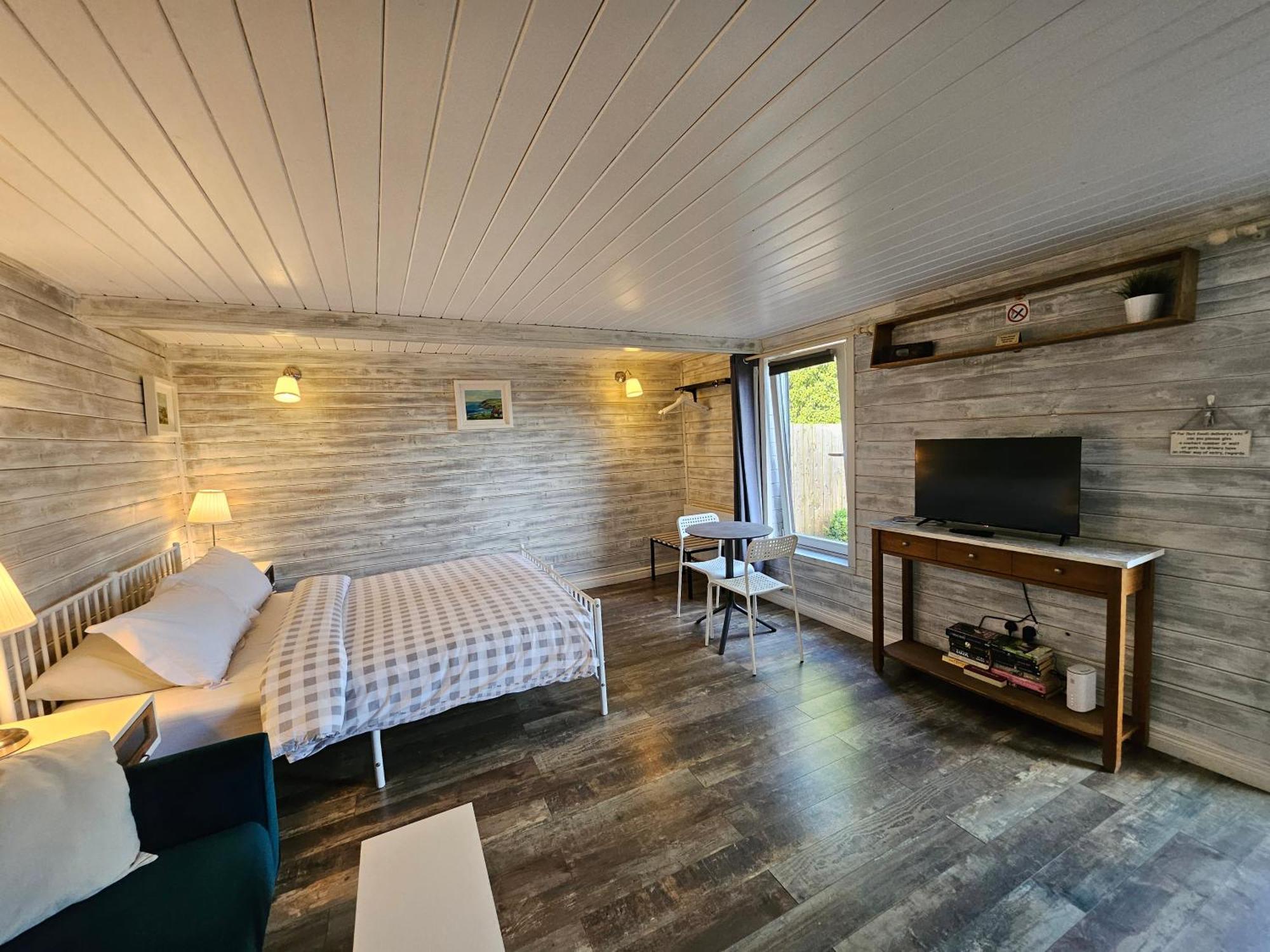 Loughview Chalet Whitehouse  Bagian luar foto